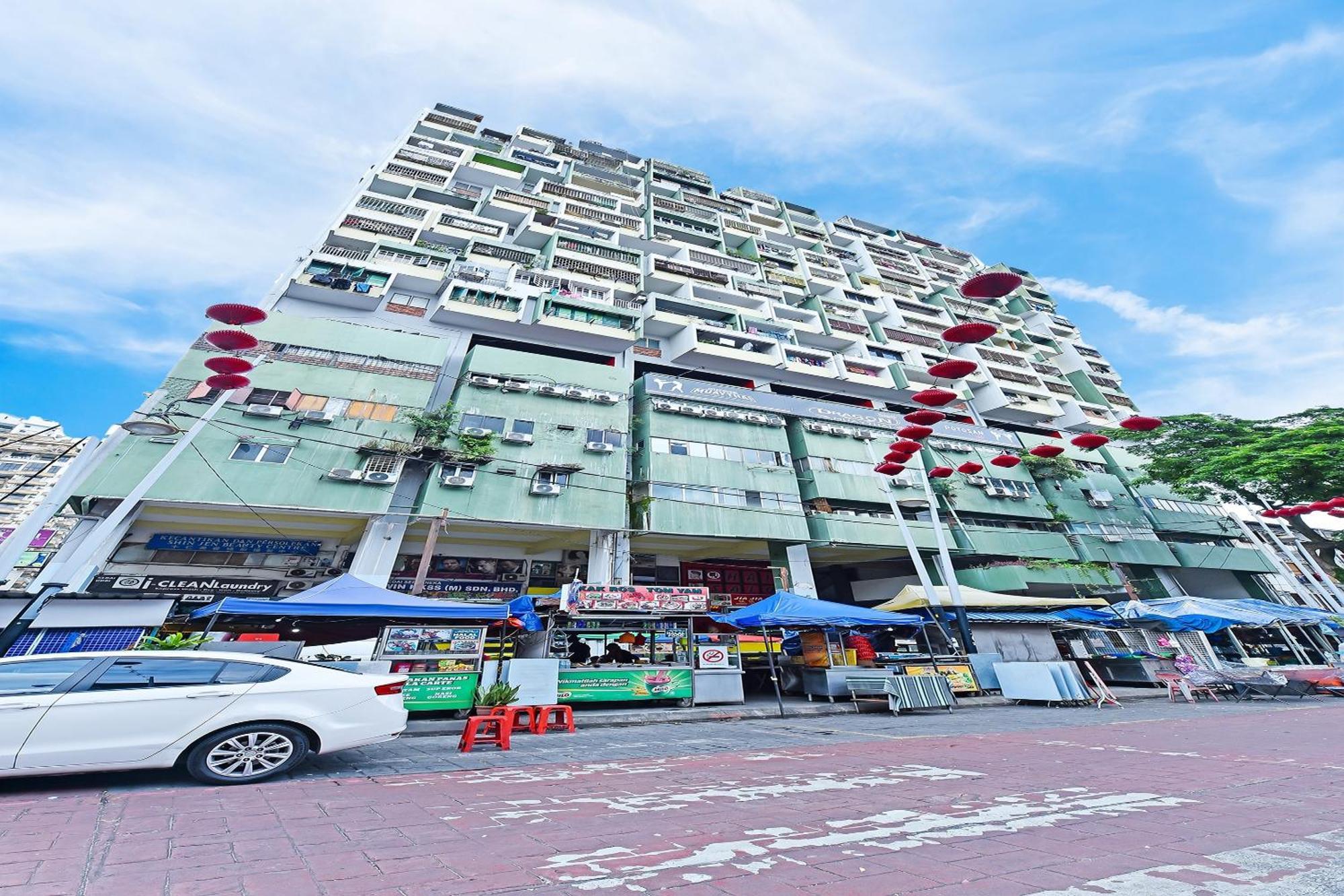 Oyo 90138 Elwarda Klcity Hotel