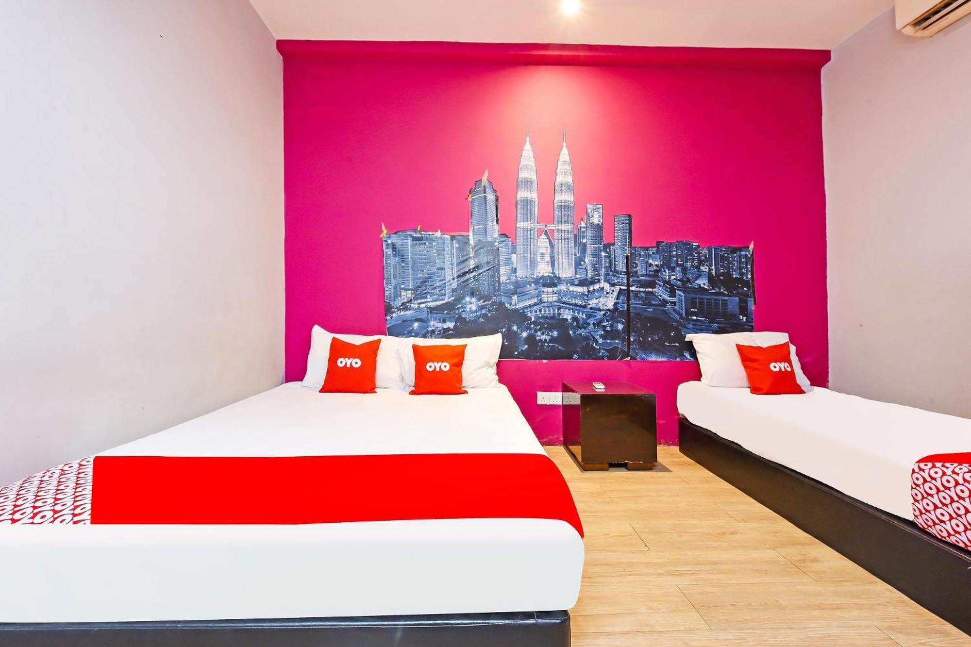 Oyo 90138 Elwarda Klcity Hotel 2*