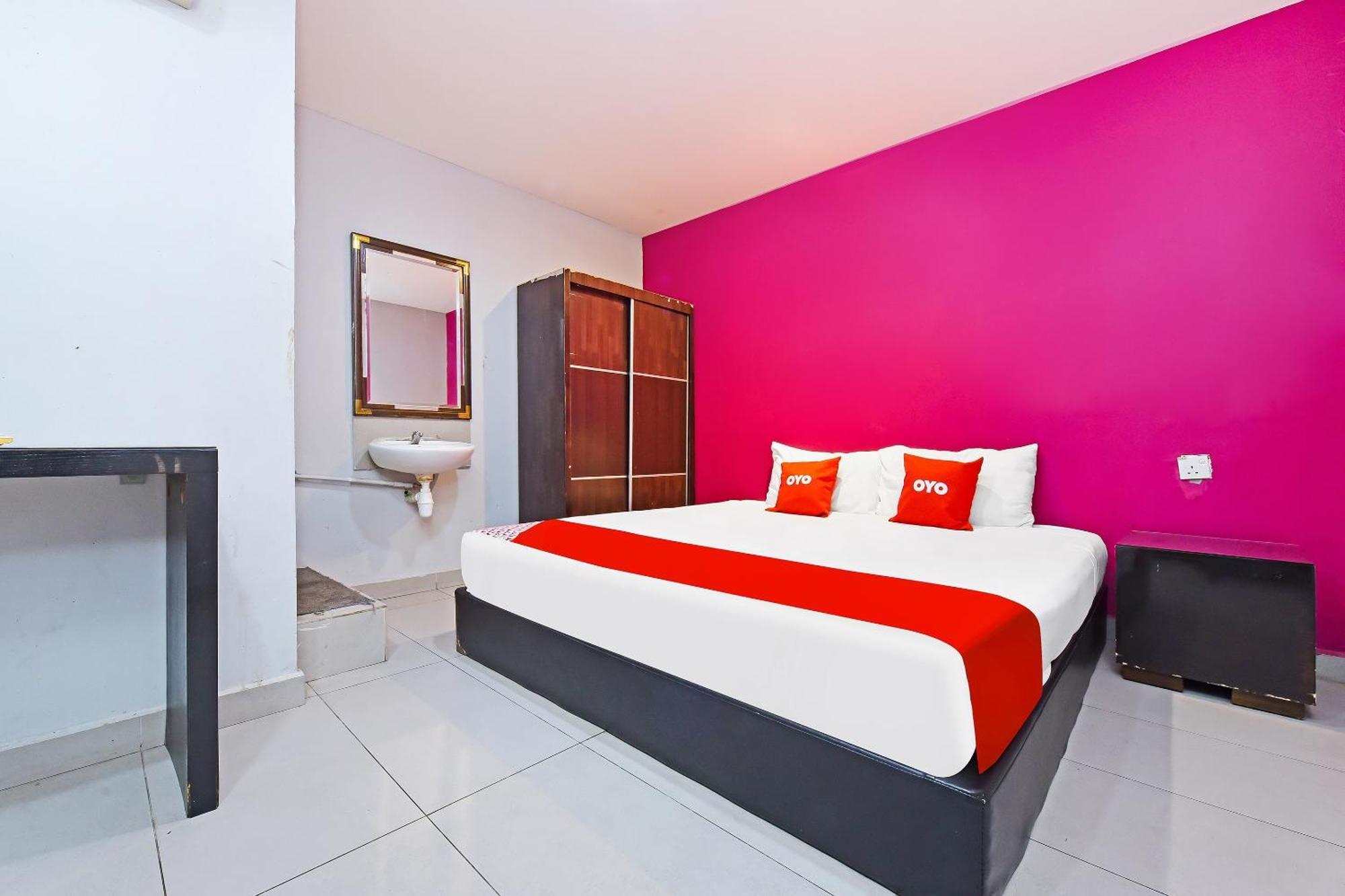 Oyo 90138 Elwarda Klcity Hotel 2*